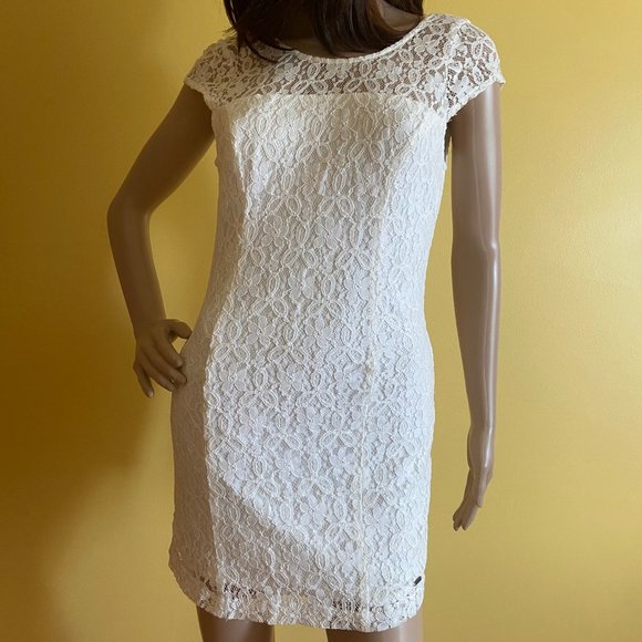 16927 Off-White Low Back Lace Slit Dress